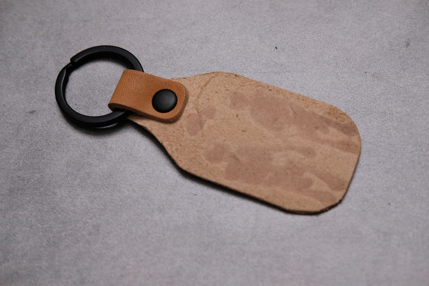 Skeleton couple holding hands - Leather Keychain