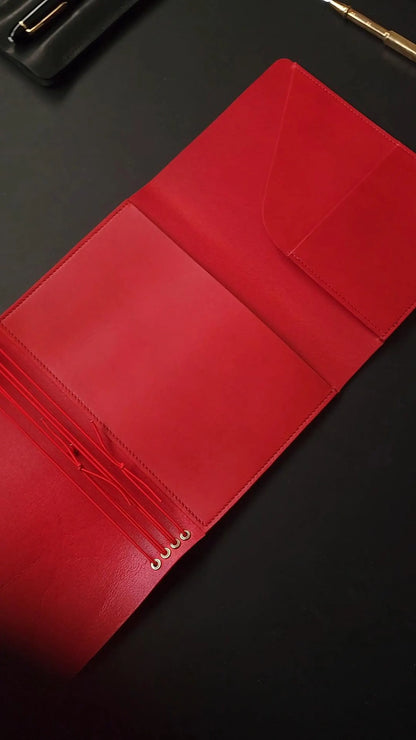 Trifold with full back pocket, secretarial pocket + small pocket