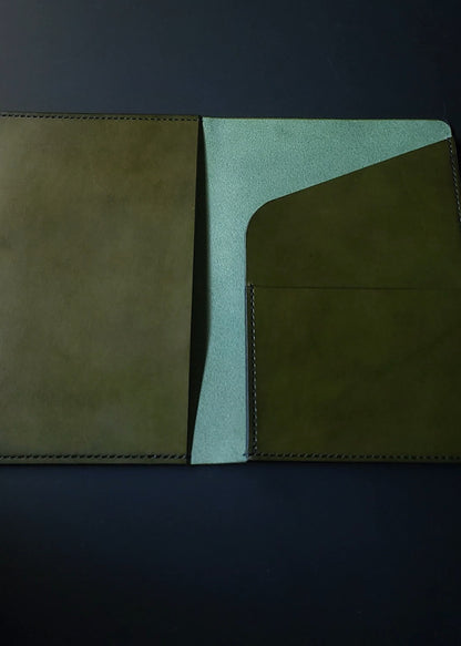 Trifold with full back pocket, secretarial pocket + small pocket